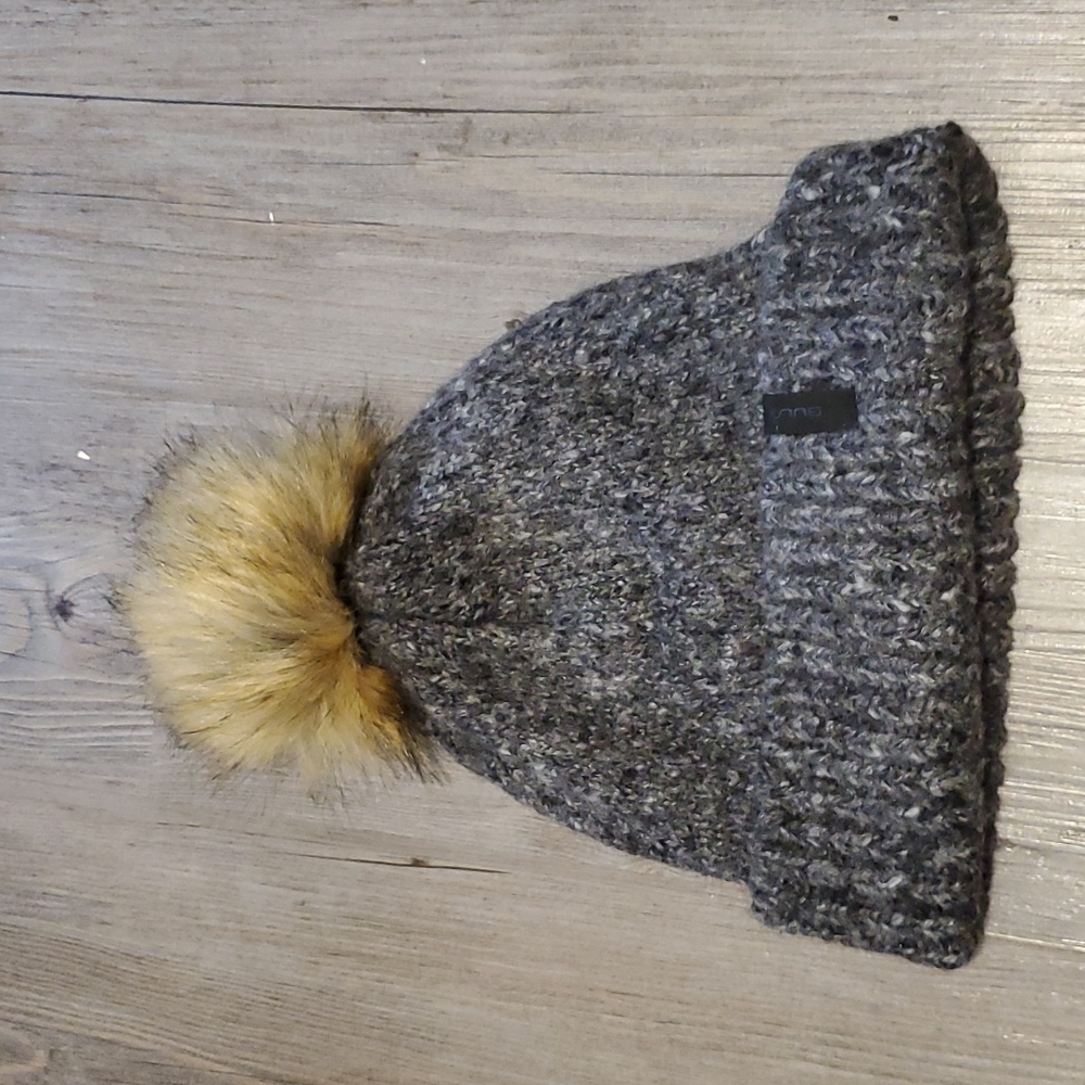 Bula | Winter Pom-Pom Toque | Grey